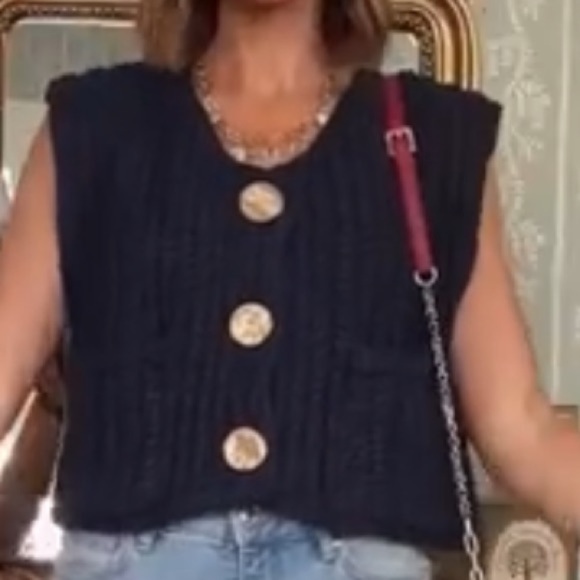 FindThy Cropped Sweater Vest Crewneck Sz L Sleeveless Crop Knit Cardigan - Picture 6 of 7